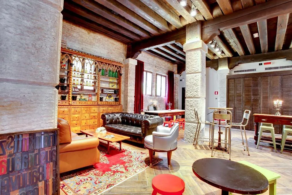 Hostel Generator Venice Italy
